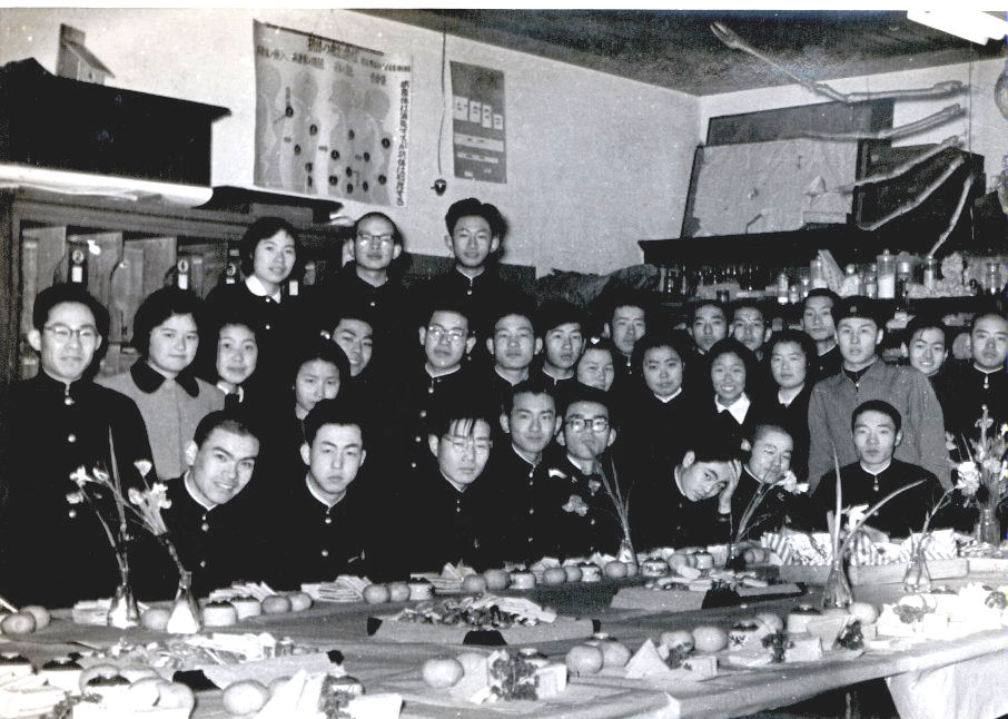 昭和31(1956)年2月31回生卒業送別会写真